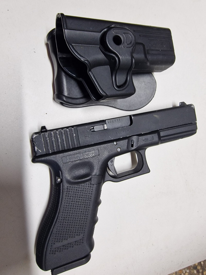 Afbeelding 1 van Glock 17 gen 4 Umarex met F-mark incl. Holster