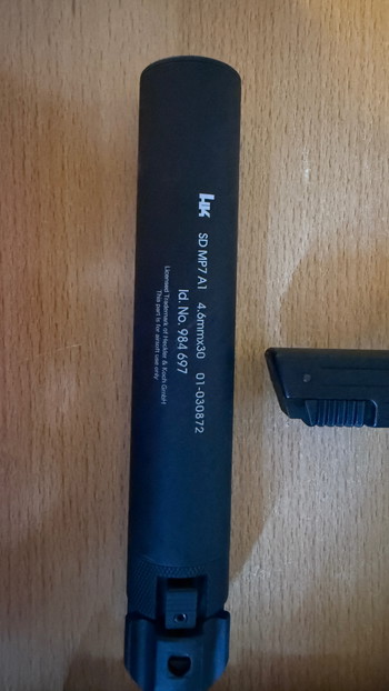 Imagen 3 de MP7 GBB KWA met HK suppressor en Red dot