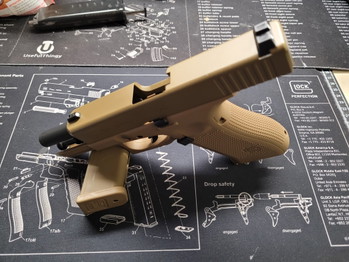 Image 4 for CYBERGUN GLOCK 19X