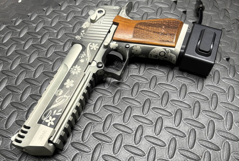 Image 1 pour cybergun/WE desert ealge L6 build