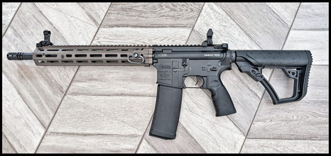 Bild für EMG Daniel Defense Licensed DDM4A1 RIII Airsoft AEG (CYMA Platinum Gearbox)