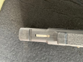 Imagen 3 de AW Costom Hex Cut Glock 17 + 4 Magazine Chrom (Gas)