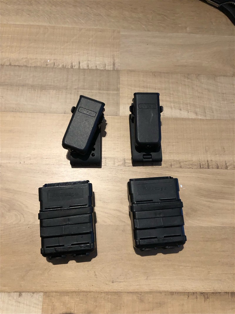 Afbeelding 1 van 2x pistol pouch Cytac en 2x rifle pouch FAST mag