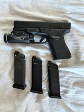 Afbeelding van GLOCK 19 GEN 5 TOKYO MARUI + 3 MAGS + LIGHT+ HOLSTER