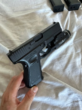 Image 2 for GLOCK 19 GEN 5 TOKYO MARUI + 3 MAGS + LIGHT+ HOLSTER