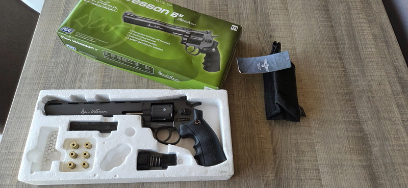 Imagen 1 de Dan Wesson revolver + Chest rig + rugzak - aparte verkoop mogelijk