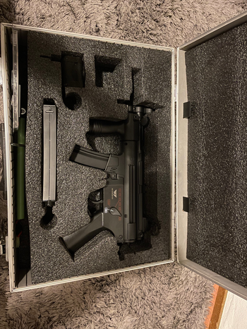 Image 2 for AEG MP5 + koffer