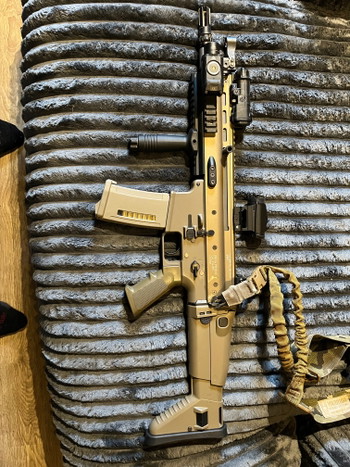 Afbeelding 2 van upgraded scar + alle toebehoren