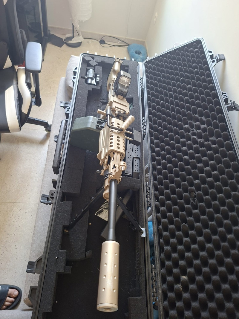 Afbeelding 1 van Verkoop Cybergun M249 TAN + supp + Scope + 2x Batt