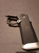 Afbeelding van Hi capa Aluminium grip zwart