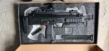 Imagen 4 de MP7 with H&K mock SUPRRESSOR, RED DOT & SLING
