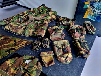 Afbeelding 2 van LOT! Jas, overhemden, pouches en meer | NLD leger camouflage