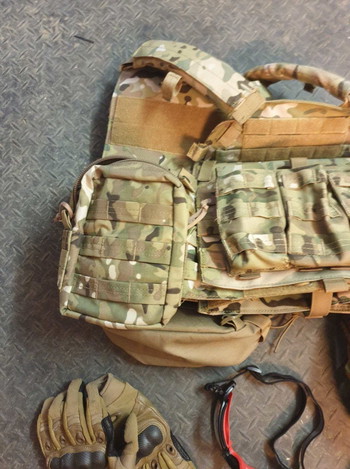 Image 2 pour Plate carrier (inclusief pouches), Fast helm van FMA, Bollé bril en gloves te koop!