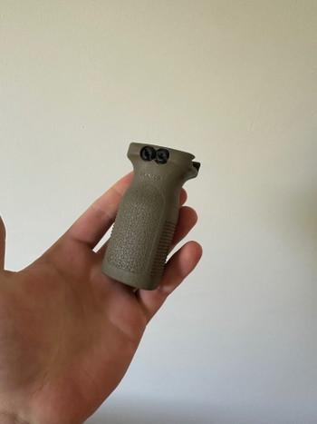 Image 2 for Magpul grip