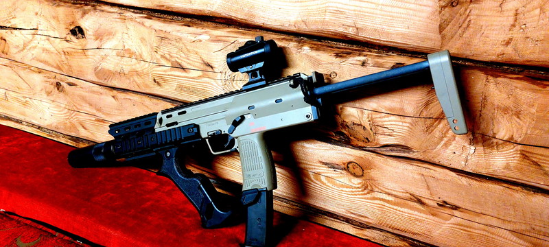 Image 1 for Tokyo Marui MP7A1 GBB TAN Nitro.Vo custom