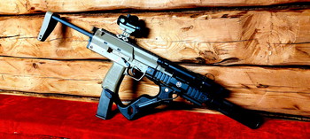 Image 2 for Tokyo Marui MP7A1 GBB TAN Nitro.Vo custom