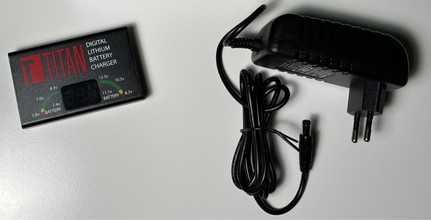 Afbeelding van Titan digital Lithium battery charger