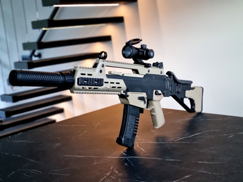 Afbeelding 2 van Zeer nette ICS G33/G36 Two Tone met upgrades