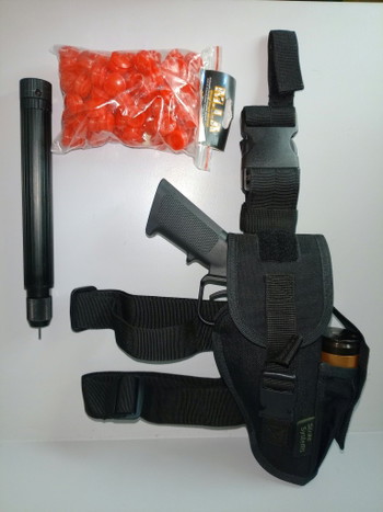 Image 2 for 2. Hand grenade launcher + 2 CO2 grenades + CO2 Syringe loader + leg holster + bag of caps - 100 euro