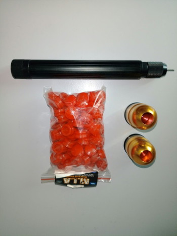 Image 3 for 2. Hand grenade launcher + 2 CO2 grenades + CO2 Syringe loader + leg holster + bag of caps - 100 euro