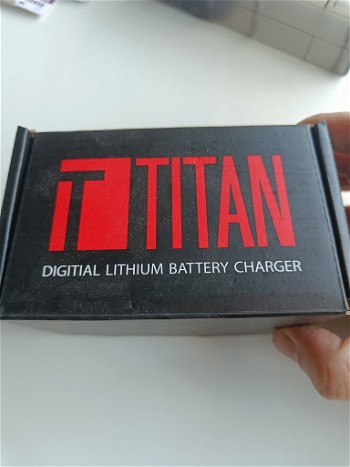 Afbeelding 2 van Titan li-ion charger + 2 batteries