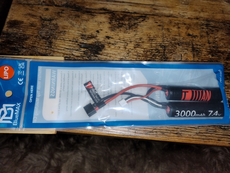 Bild 1 für Titan 3000mAh 7.4v Nun-Chuck Deans