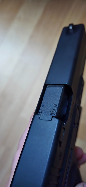 Afbeelding 3 van Hagelnieuwe Umarex Glock 17 Co2 Blowback + 2 mags