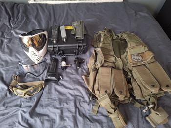 Bild 4 für 2 hi-capa's, dye i4 masker, regulator, fles, lijn,toebehoren