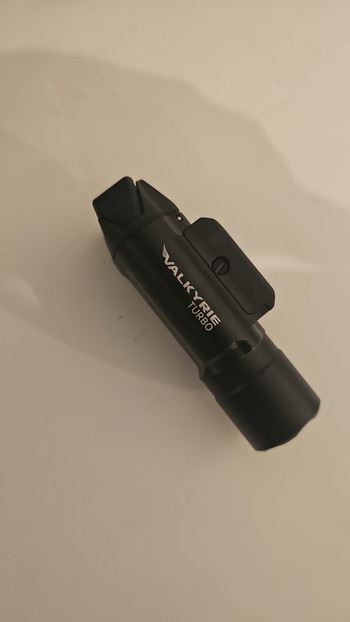 Image 3 pour Olight Valkyrie Turbo flashlight