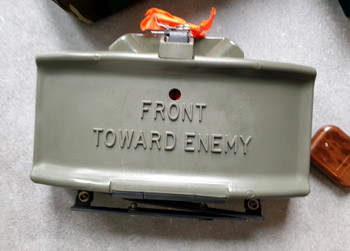 Imagen 2 de Claymore mijn met ontsteker op afstand 2 stuks te koop( splinternieuw)