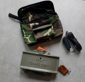 Imagen 4 de Claymore mijn met ontsteker op afstand 2 stuks te koop( splinternieuw)