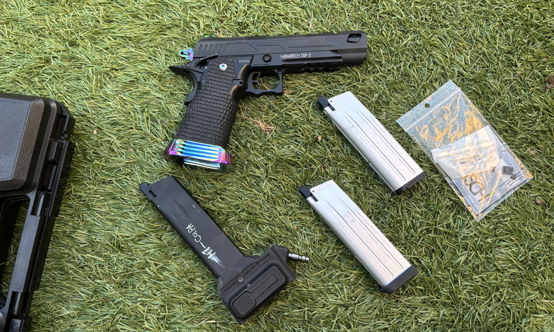 Bild 1 für Novritsch SSP-5 + HPA adapter + 2x mag + cowcow rainbow hamer + rainbow magwell + rainbow schroeven