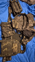 Image pour Multicam black kleding en plate carrier