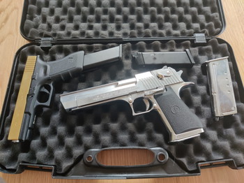 Afbeelding 5 van Desert Eagle & Glock 17 + magazijnen