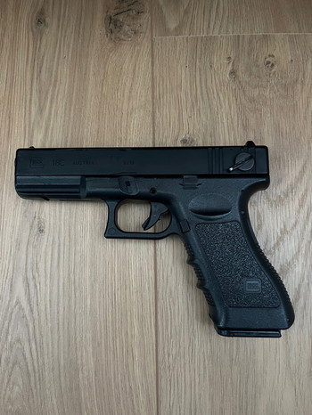 Image 2 pour TM Glock 18C AEP incl 3 accu's 2 + 2 mags long