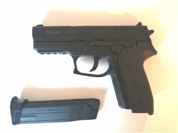 Afbeelding 2 van CM16 G&G + accessoires + pistolet sig sauer SP2022