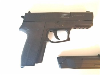 Afbeelding 3 van CM16 G&G + accessoires + pistolet sig sauer SP2022