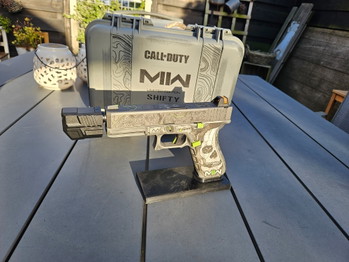 Imagen 2 de AAC Customs 1/30 MW2 Cerakote&Ingraved Glock 17 Gen5