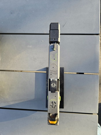 Afbeelding 4 van AAC Customs MW2 Cerakote&Ingraved Glock 17 Gen5