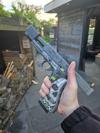 Afbeelding 7 van AAC Customs MW2 Cerakote&Ingraved Glock 17 Gen5