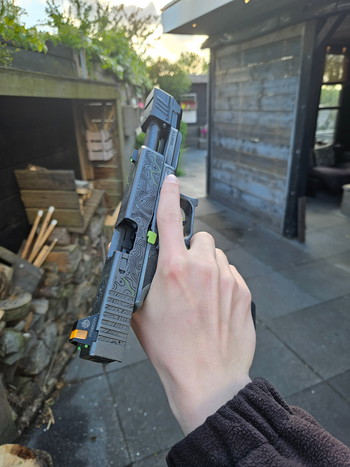 Afbeelding 8 van AAC Customs MW2 Cerakote&Ingraved Glock 17 Gen5