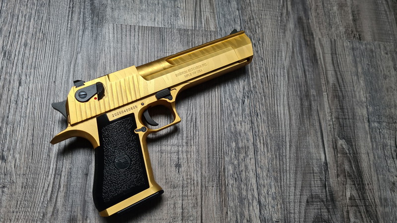 Imagen 1 de DESERT EAGLE CUSTOM TIGER STRIPE GOLD GBB