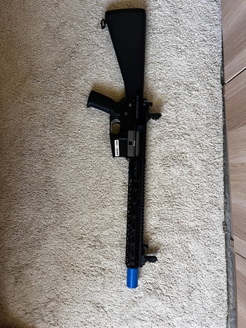 Afbeelding 2 van URGENT - 2 fusils M4 plus accessoires