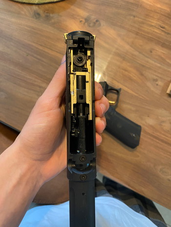 Image 2 for Aap01 custom + 4mags green gas + reserve aap01