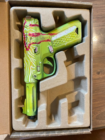Image 4 for Aap01 custom + 4mags green gas + reserve aap01
