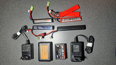 Imagen para Batteries and chargers