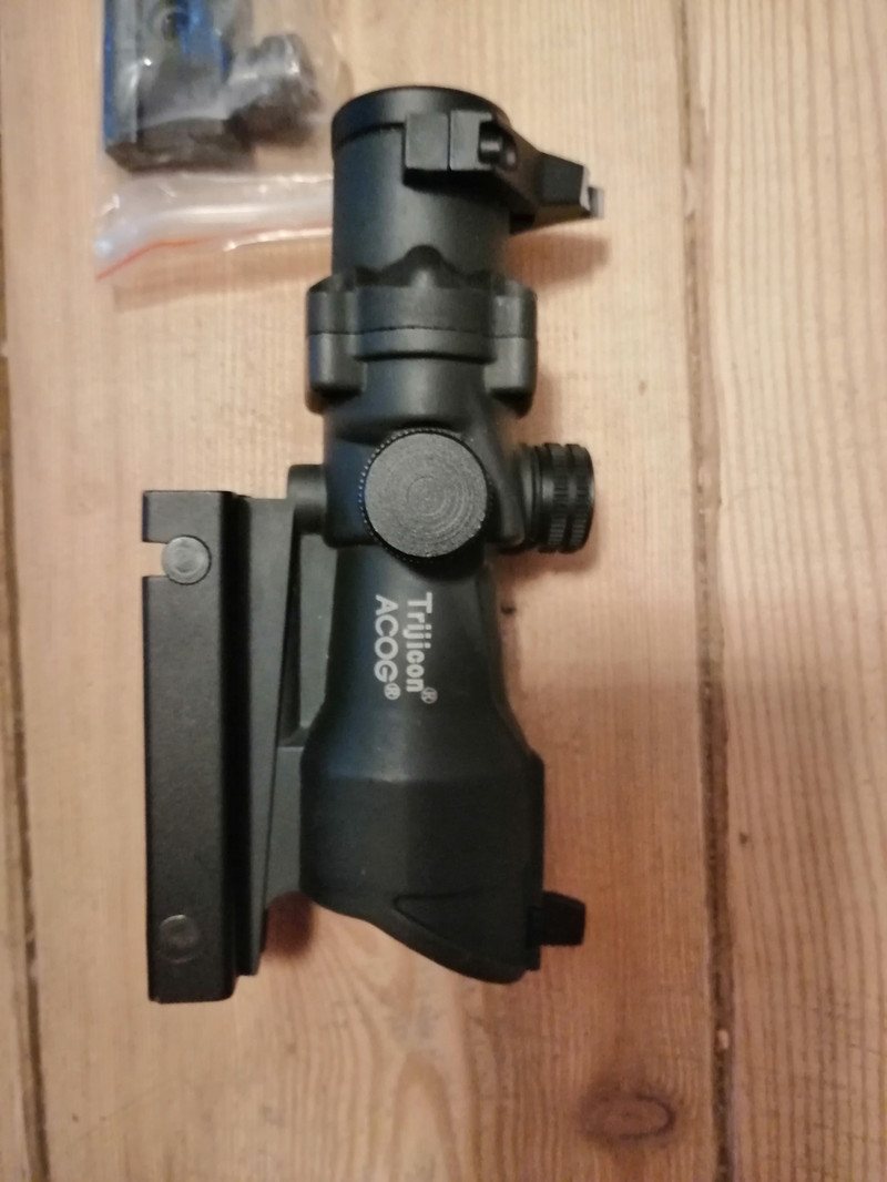 Afbeelding 1 van ACOG 4x scope