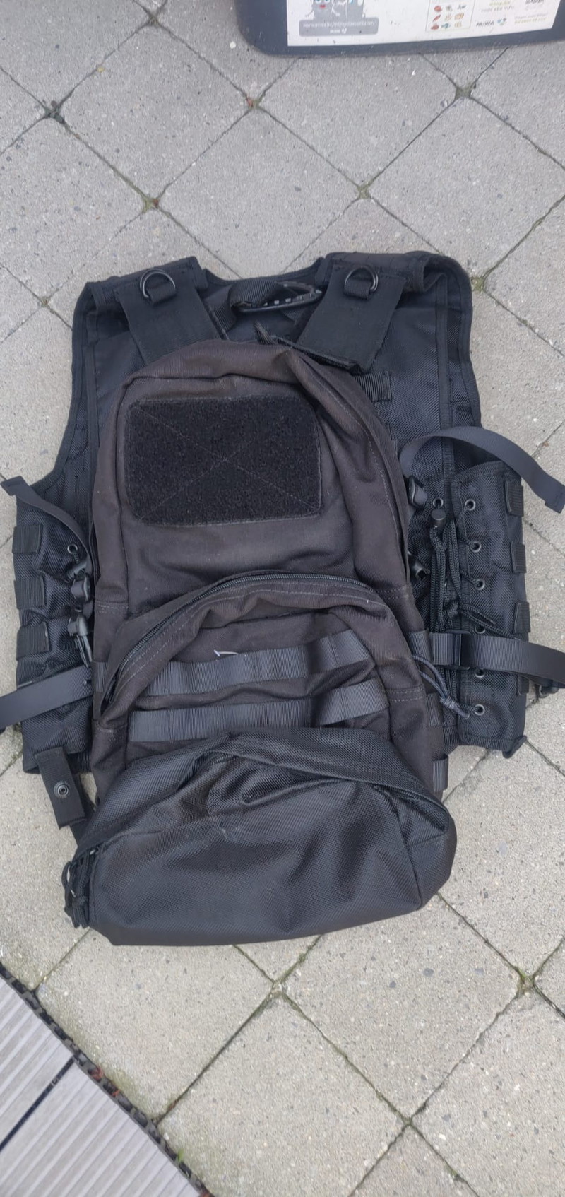 Image 1 for chest rig met cargo pack