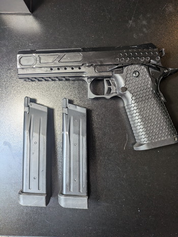 Bild 2 für Novritsch SSP2 gen2 GBB compleet pakket 4x gebruikt incl doos 2 magazines en holster