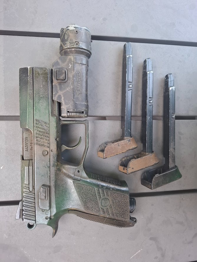 Image 1 for 011 CZ 75 P-07 3xmags laser+zaklamp